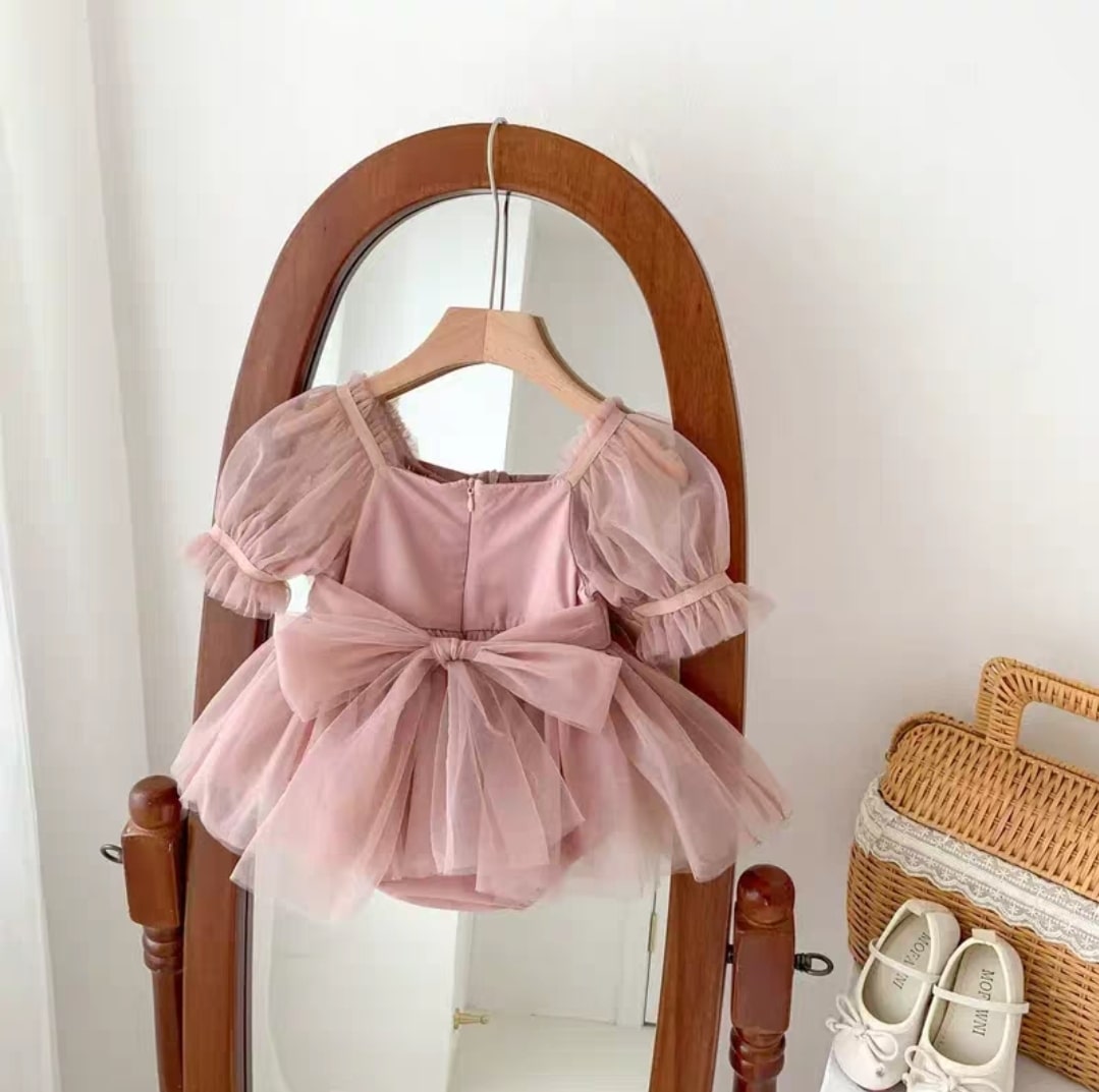 Puff short sleeve dress