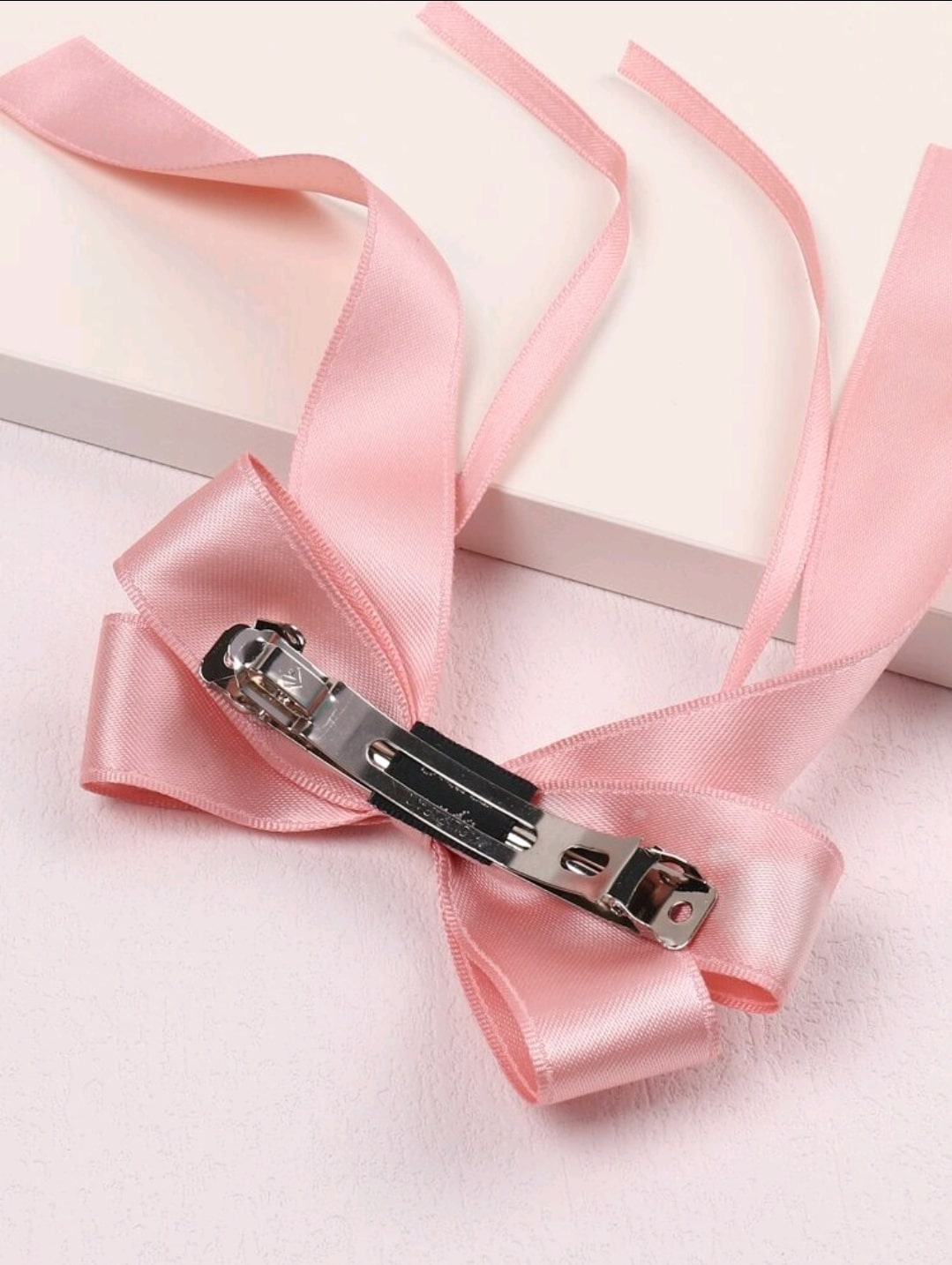 Ladylike clips