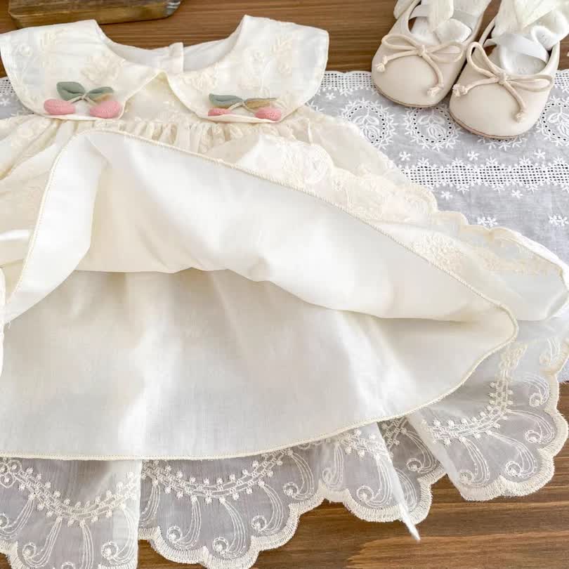 Sweet dantail dress