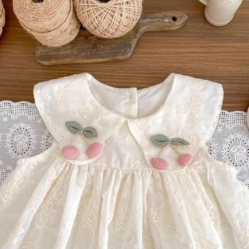 Sweet dantail dress