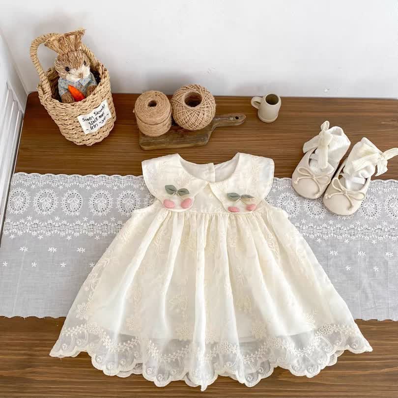 Sweet dantail dress